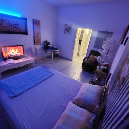 Modern Studio Central Haifa Free Wifi דירת נופש מאובזרת בחיפה Luaran gambar