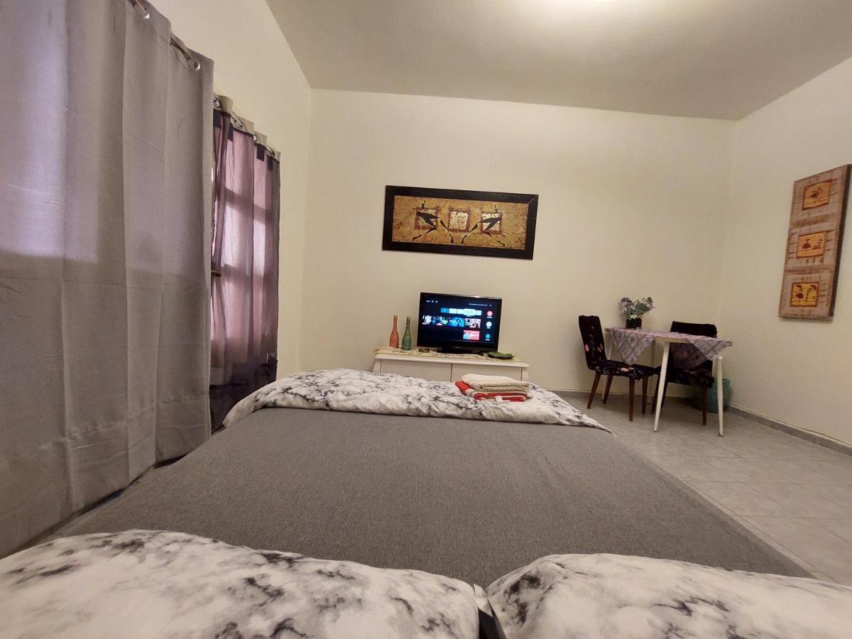 Modern Studio Central Haifa Free Wifi דירת נופש מאובזרת בחיפה Luaran gambar