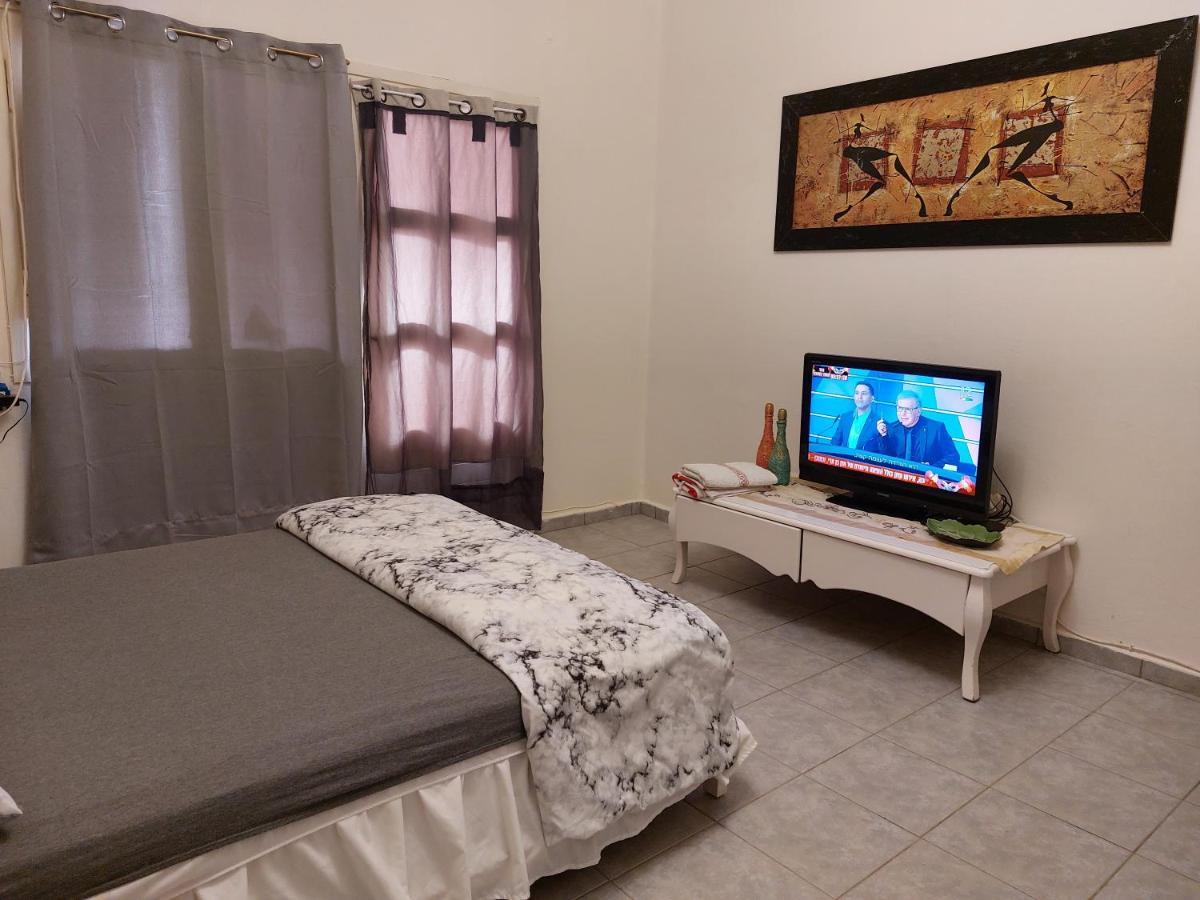 Modern Studio Central Haifa Free Wifi דירת נופש מאובזרת בחיפה Luaran gambar